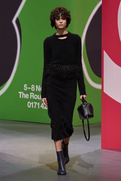 Look 17